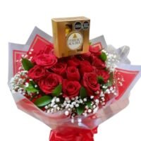 Buquet de rosas y ferrero rocher